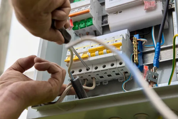 Fabricação de painéis elétricos