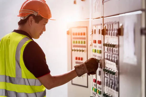 Manutenção de painéis elétricos