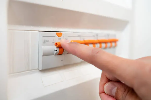 Quadro de distribuição de circuitos elétricos em São Paulo